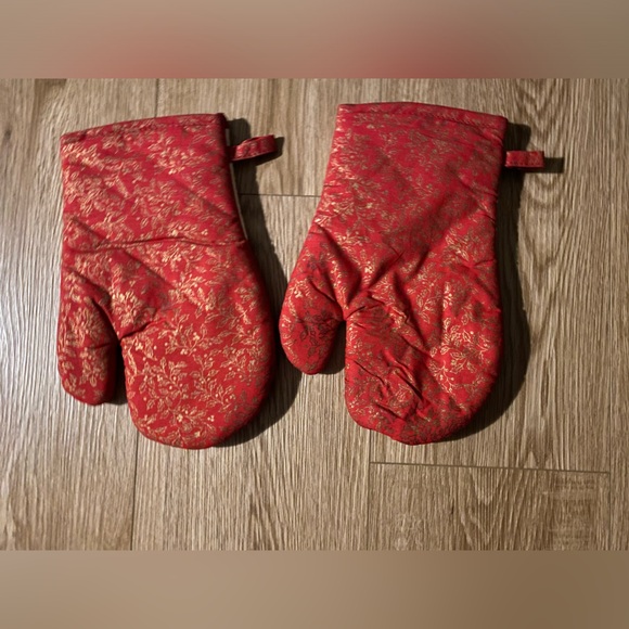 Bundle of 6 x Cotton Christmas Hand Towels & Set of Oven Mitts - Picture 9 of 12